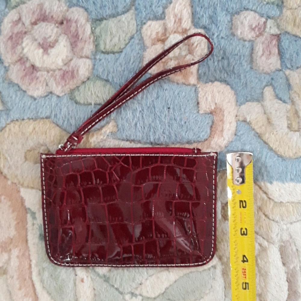 *Host Pick*Gorgeous burgundy wristlet - Picture 5 of 8